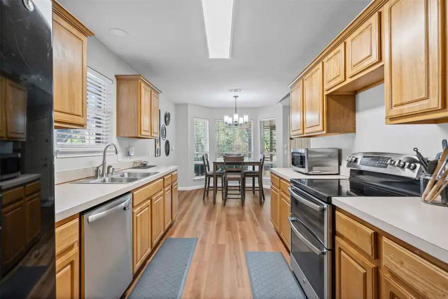 321 Meadow Park Drive, White Settlement, TX 76108 - #3