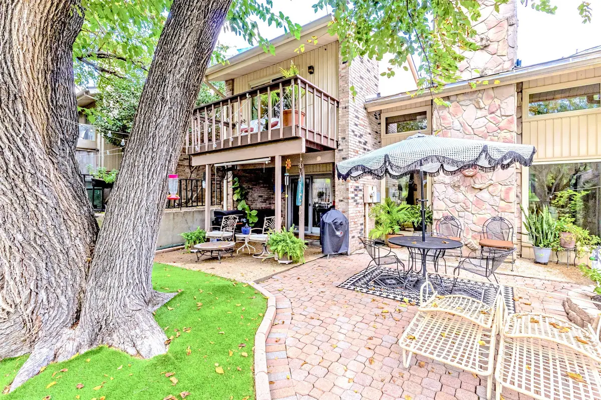 1805 Lakecrest Court, Carrollton, TX 75006 - Image #1