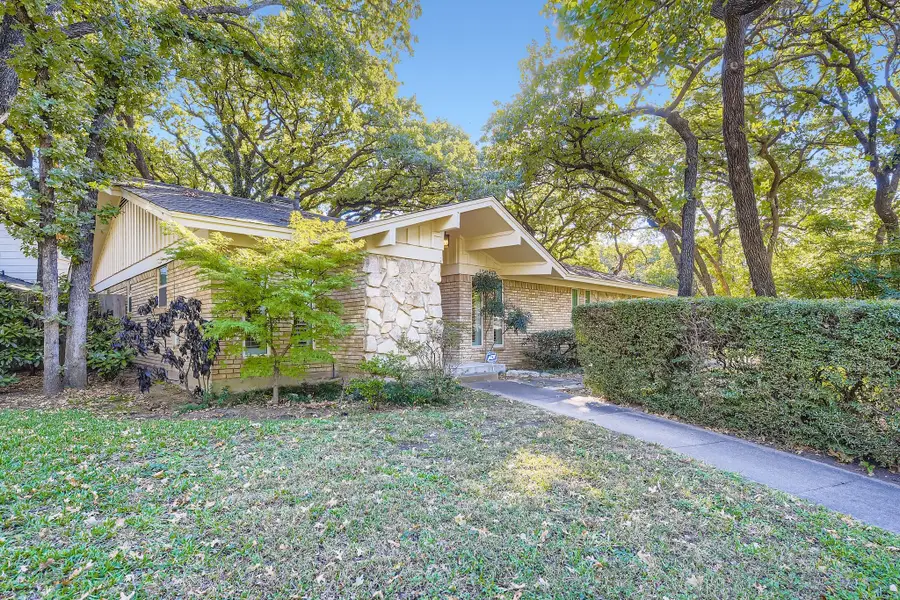 3106 Woodford Drive, Arlington, TX 76013 - Image #3