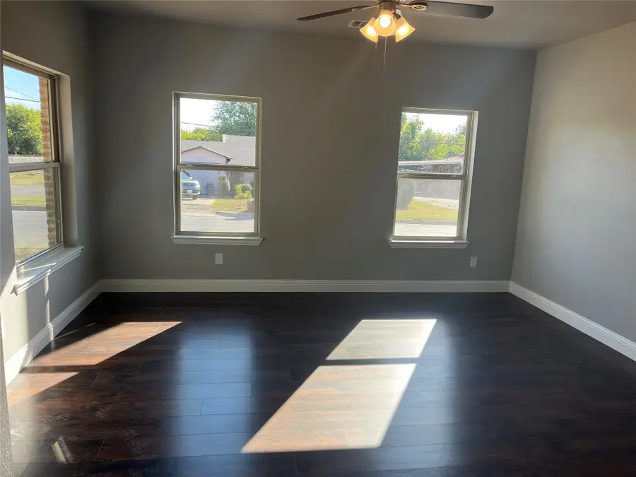 4340 M Avenue, Fort Worth, TX 76105 - Image #3