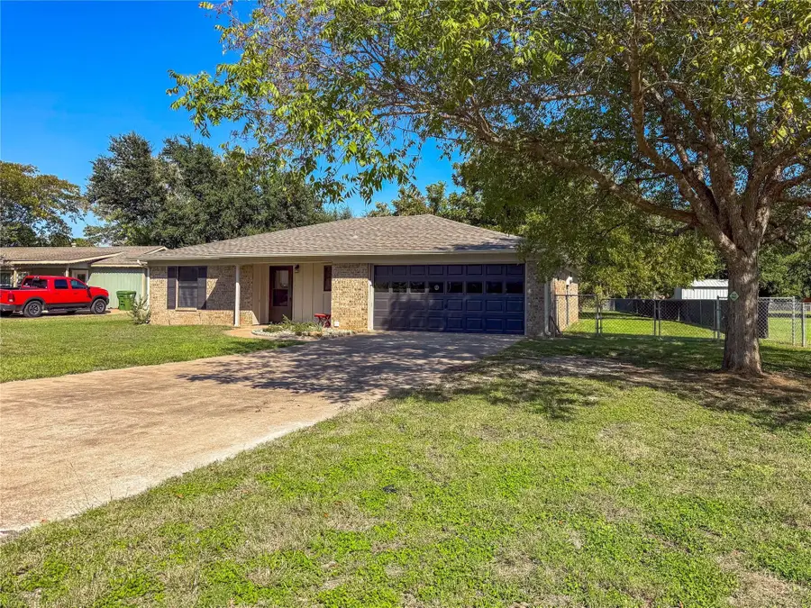 3809 Winding Way, Granbury, TX 76049 - Image #2