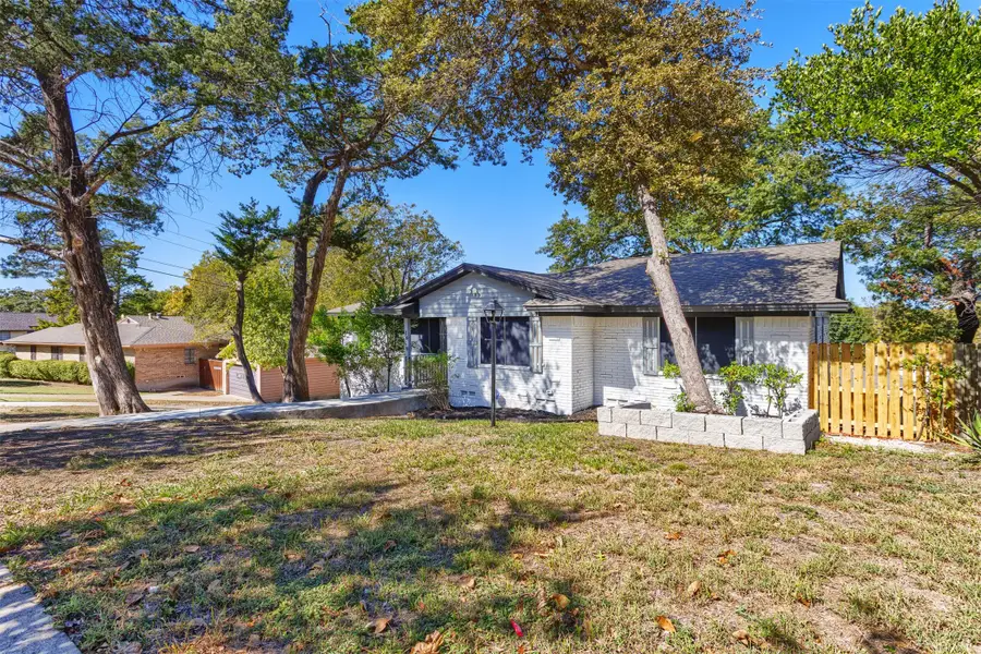 1409 Autumn Leaves Trail, Dallas, TX 75241 - Image #2