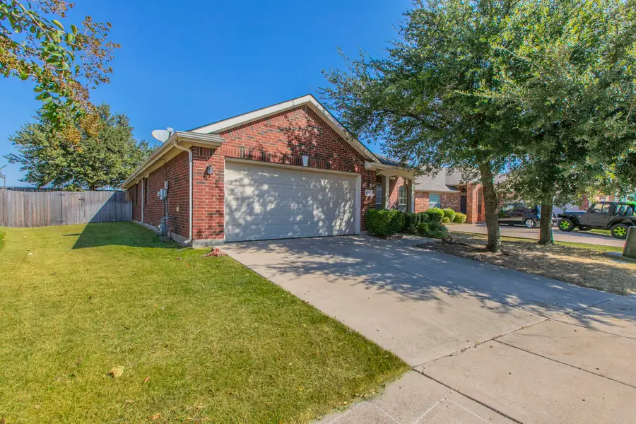 6717 Dream Dust Drive, North Richland Hills, TX 76180 - Image #2