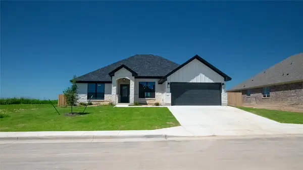 1321 Red Rock Road, Hewitt, TX 76643