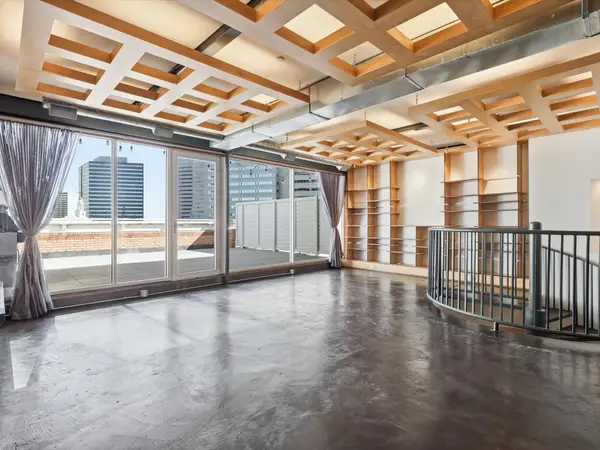 511 N Akard Street #1505, Dallas, TX 75201