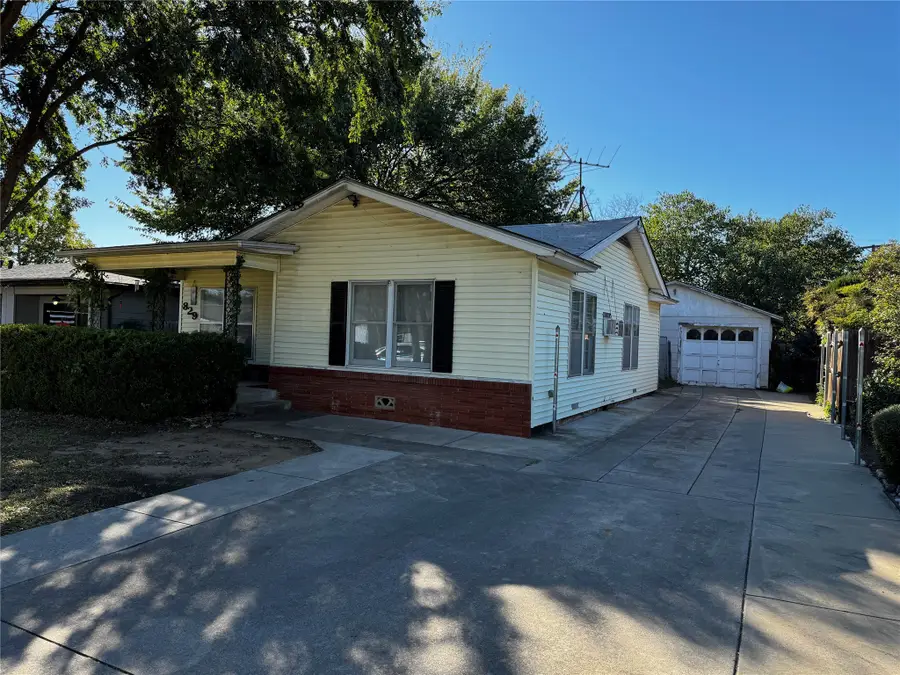 829 Yale Street, River Oaks, TX 76114 - Image #3