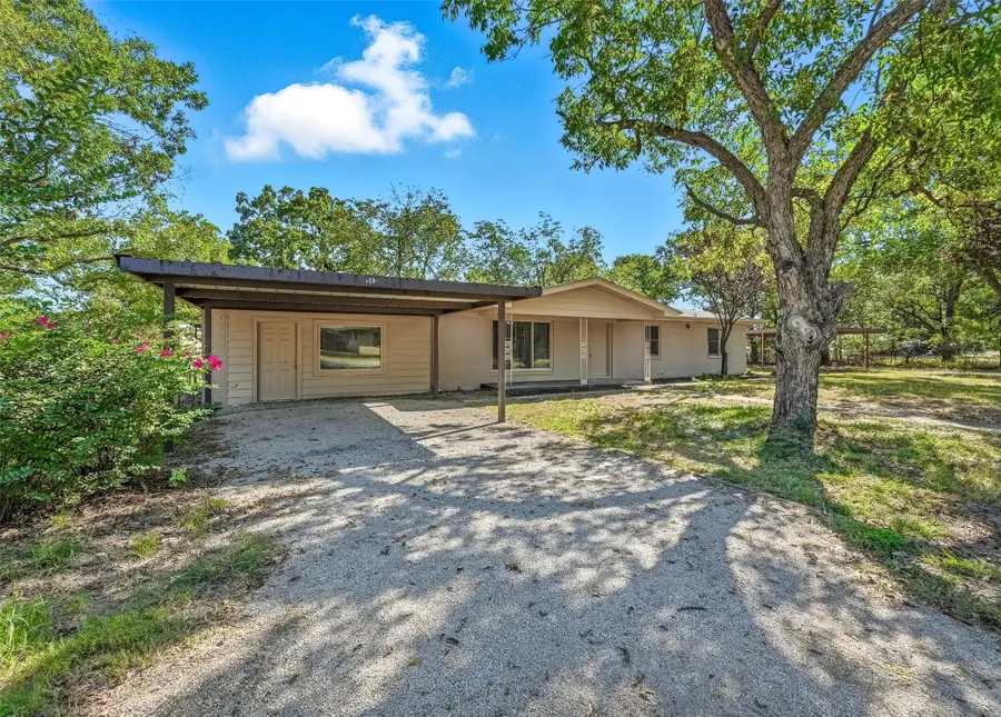 302 Grace Street, Bridgeport, TX 76426 - Image #2