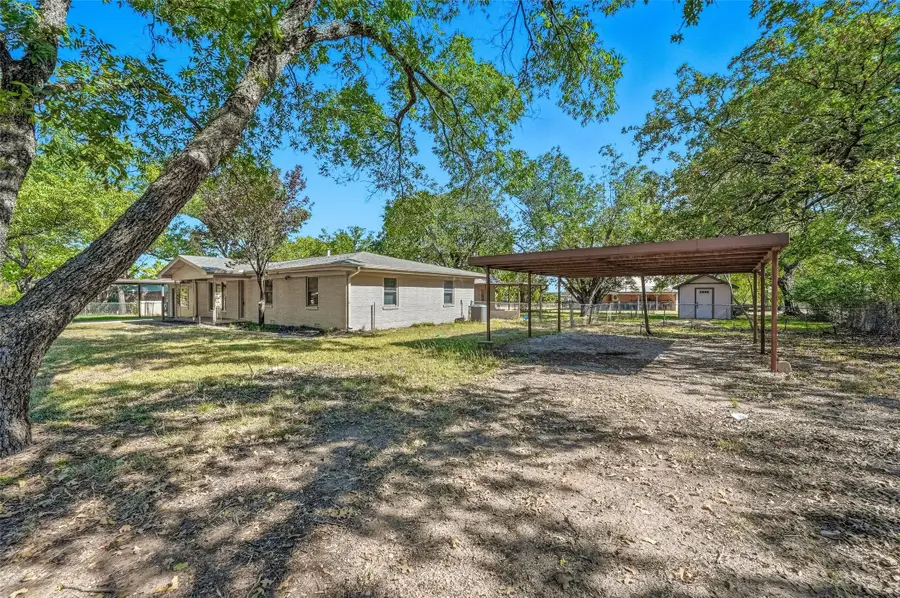 302 Grace Street, Bridgeport, TX 76426 - Image #3