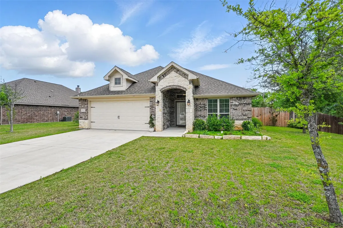512 Hidden Springs Trail, Azle, TX 76020 - Image #1