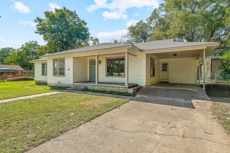 416 S Moseley Street, De Leon, TX 76444 - Image #2
