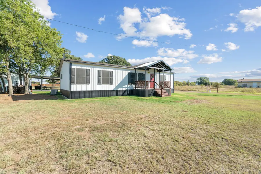 196 Mcgoodwin Street, Aurora, TX 76078 - Image #3