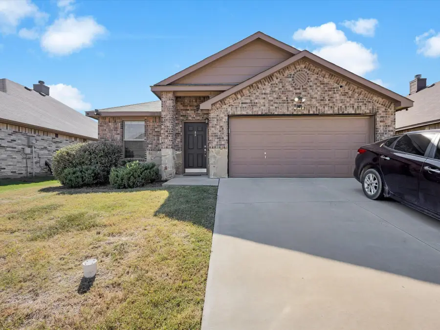 425 Merry Mill Road, Wilmer, TX 75172 - Image #2