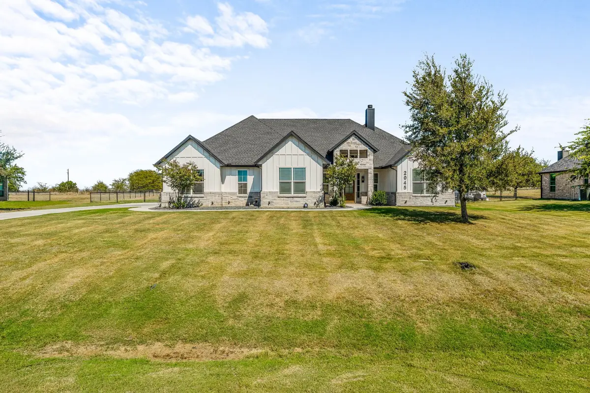 2045 Sunset Ridge Drive, Weatherford, TX 76087 - Image #1