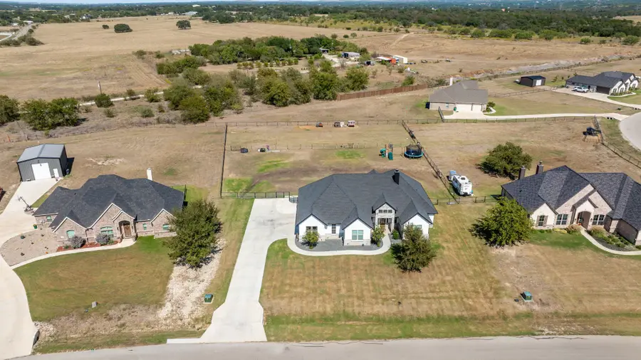 2045 Sunset Ridge Drive, Weatherford, TX 76087 - Image #2