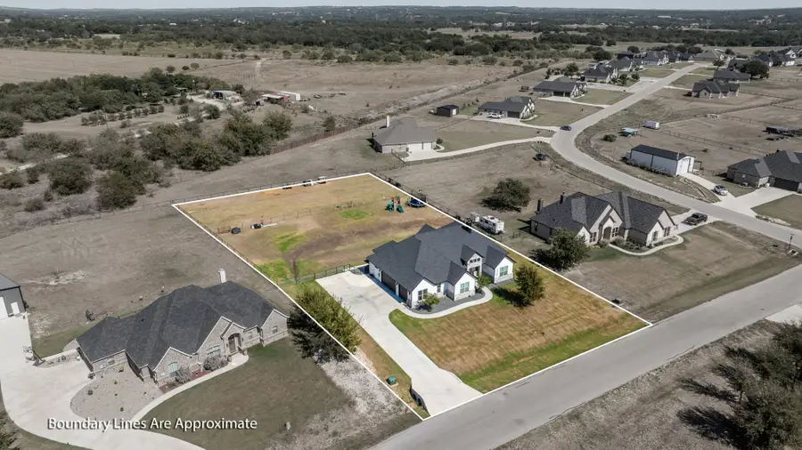 2045 Sunset Ridge Drive, Weatherford, TX 76087 - Image #3