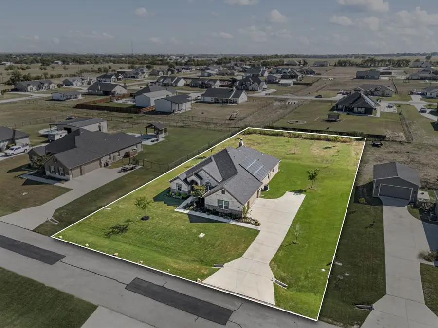 123 Mossy Creek Trail, Rhome, TX 76078 - Image #3