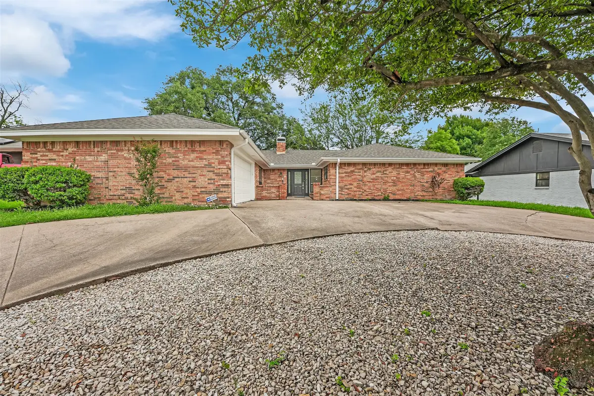 4032 Aragon Drive, Fort Worth, TX 76133 - Image #1