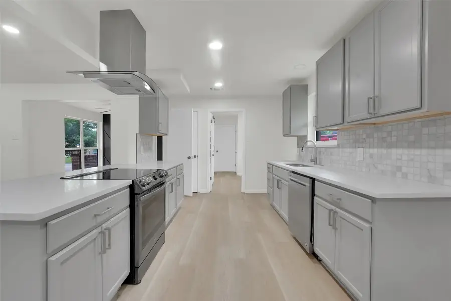 4032 Aragon Drive, Fort Worth, TX 76133 - Image #2