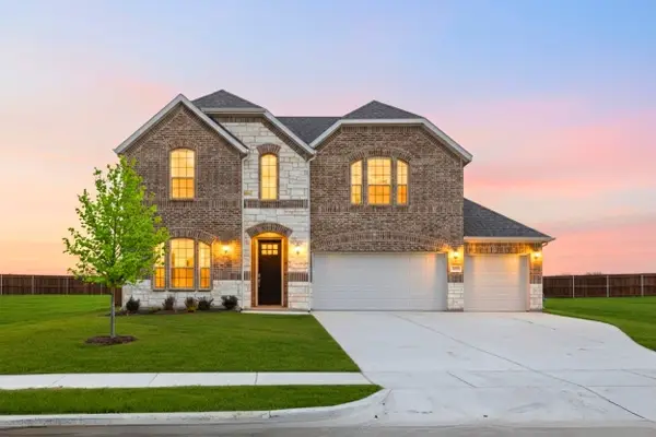 512 Pinnacles Court, Forney, TX 75126