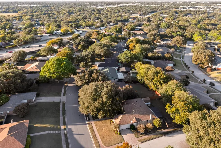 6325 Llano Drive, Edgecliff Village, TX 76134 - Image #2