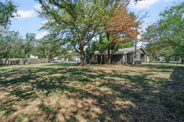 3009 Tanglewood Drive, Granbury, TX 76048