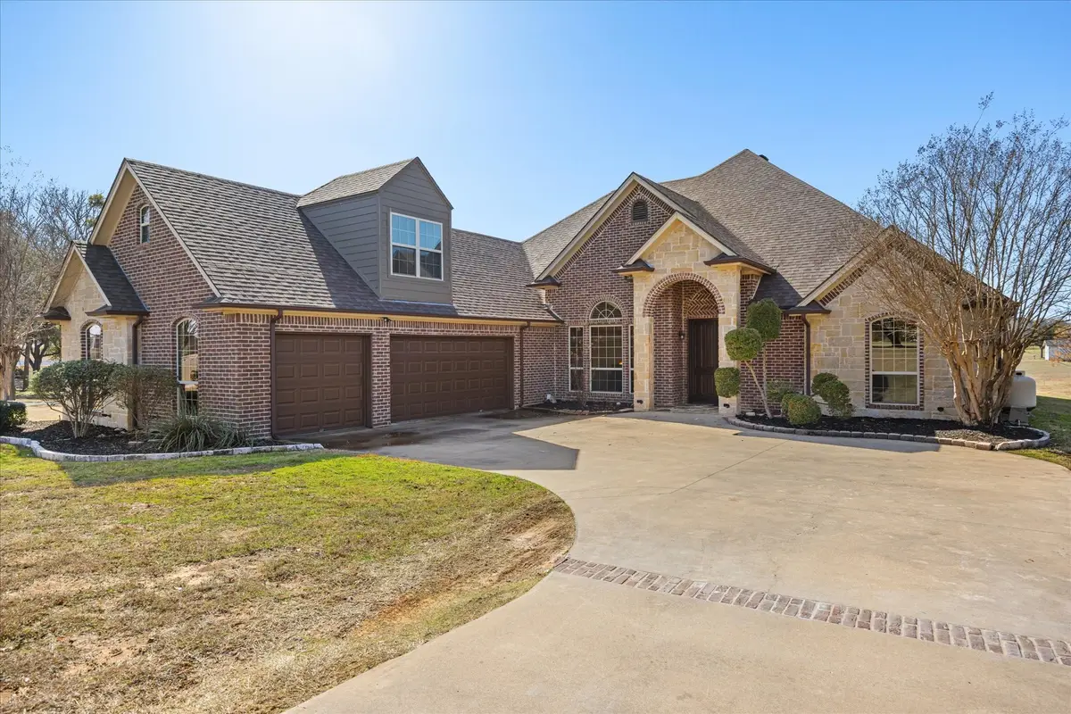 1716 Bent Tree Court, Granbury, TX 76049 - Image #1