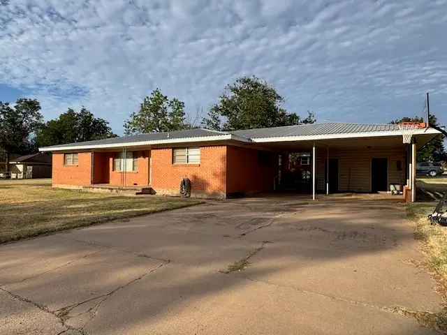 209 N College Street, Roby, TX 79543 - Image #2