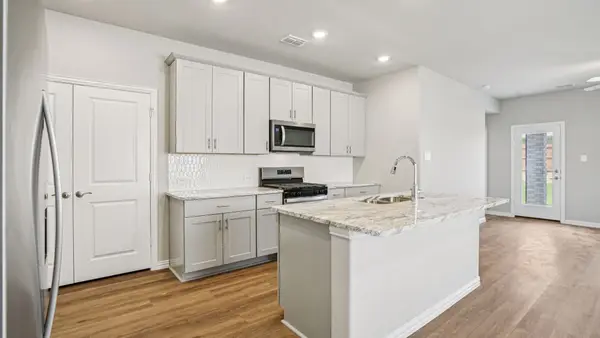 810 Sunflower Road, Lavon, TX 75166