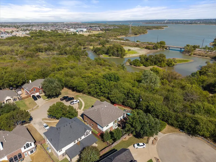 6 Whispering Bend Court, Mansfield, TX 76063 - Image #2