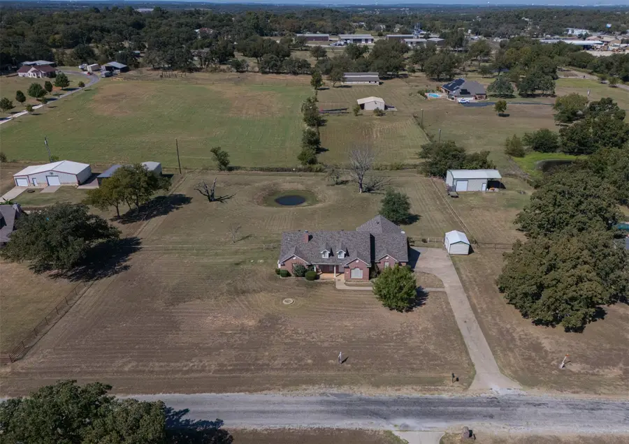 3813 Ponderosa Circle, Cleburne, TX 76031 - Image #3