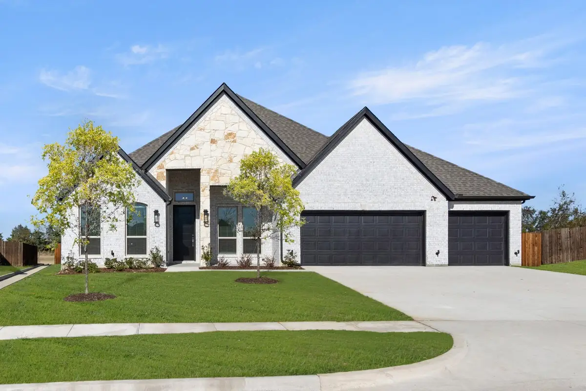 1915 Silvercreek Lane, Cedar Hill, TX 75104 - Image #1