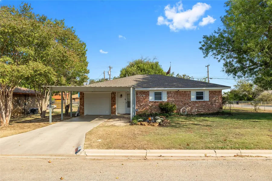 3820 Country Side Drive, Brownwood, TX 76801 - Image #2