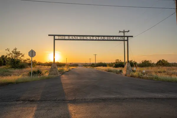 454 Mt Hollow Drive, Granbury, TX 76048