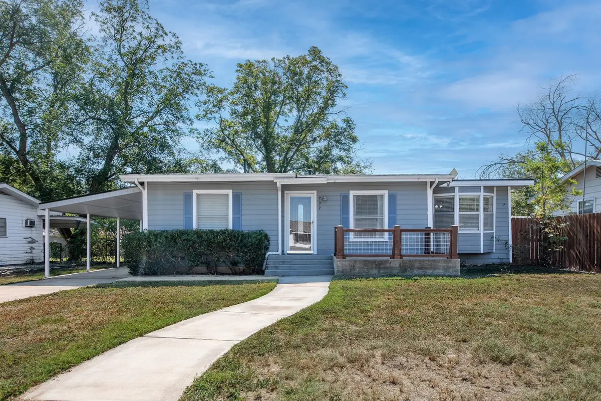 909 Calcutta, Brady, TX 76825 - Image #1