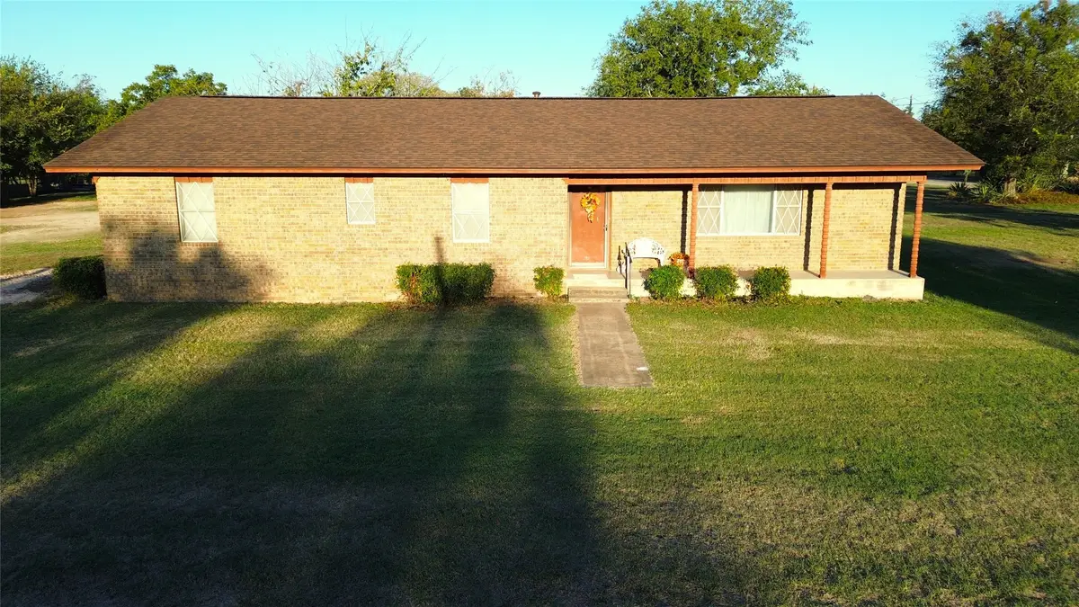 308 N Cotton Belt Avenue, Gustine, TX 76455 - Image #1