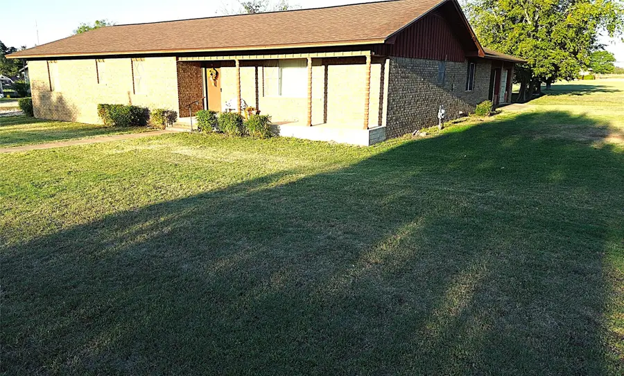 308 N Cotton Belt Avenue, Gustine, TX 76455 - Image #3