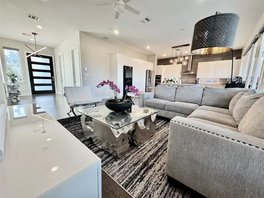 4021 Ivanhoe Lane, Dallas, TX 75212 - Image #3