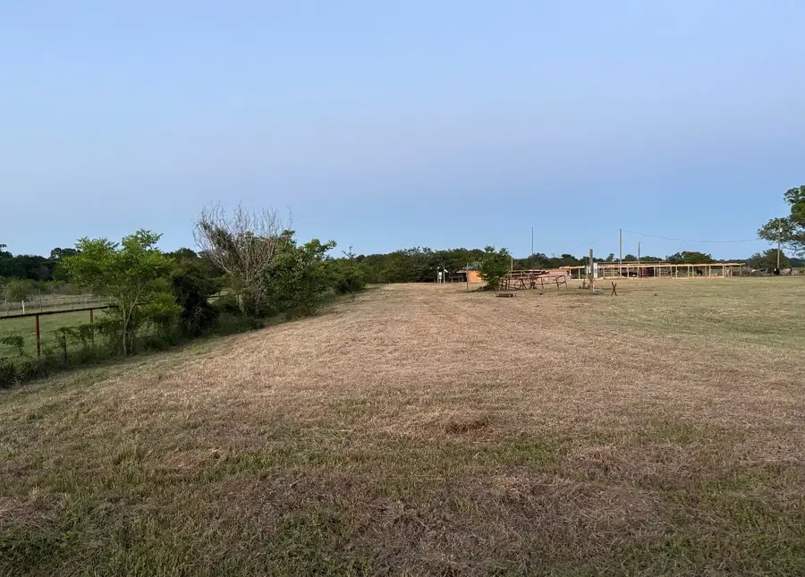 411 S Leagueline Road, Trinidad, TX 75163 - Image #2