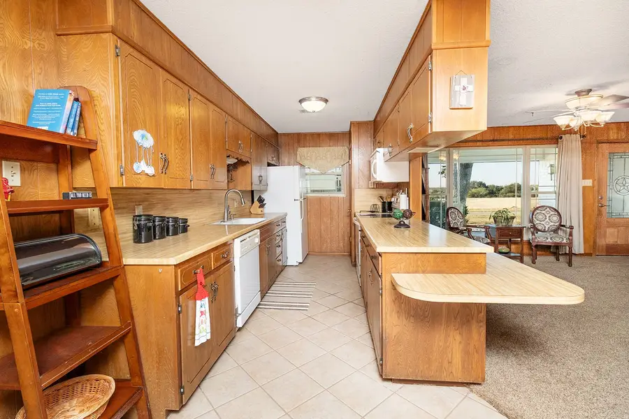 302 N Shore Drive, Brady, TX 76825 - Image #3