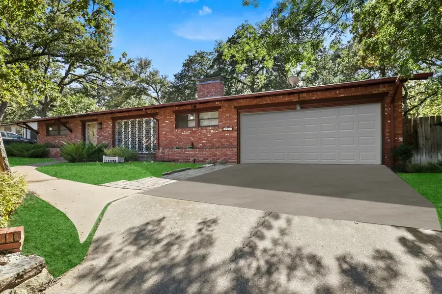 5754 Blueridge Drive, Fort Worth, TX 76112 - Image #2