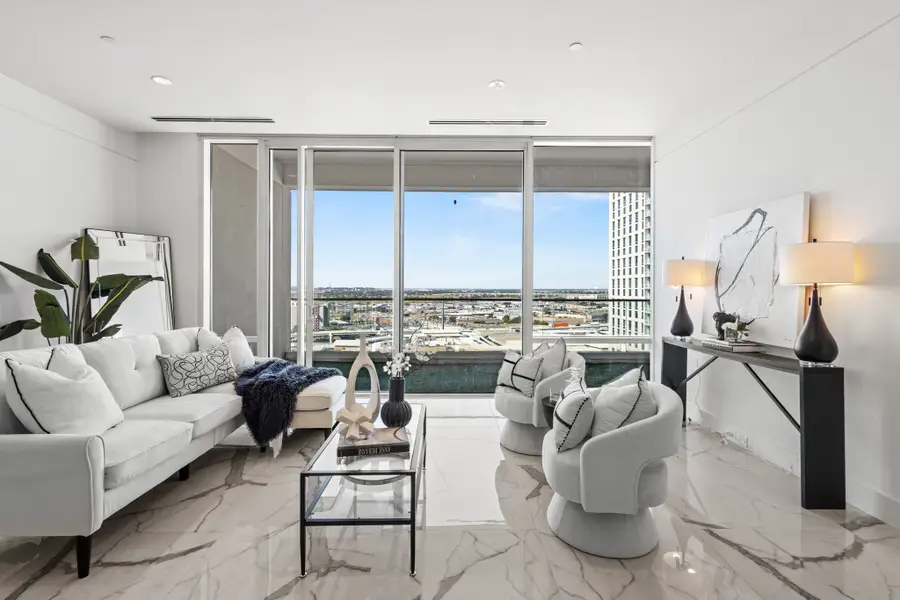 2408 Victory Park Lane #1140, Dallas, TX 75219 - Image #2