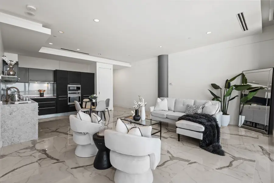 2408 Victory Park Lane #1140, Dallas, TX 75219 - Image #3