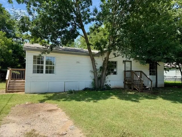 1518 Lands End Street, Granbury, TX 76048 - Image #2