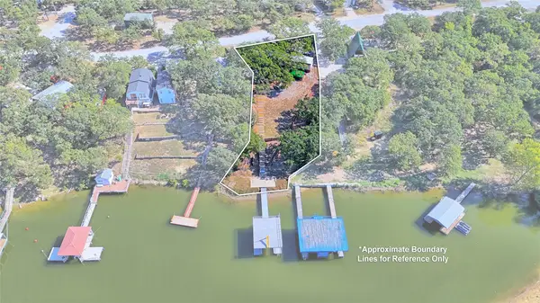 590 Bay Shore Drive, Nocona, TX 76255