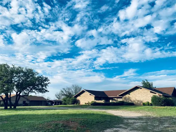 310 Lori Lane, Brownwood, TX 76801