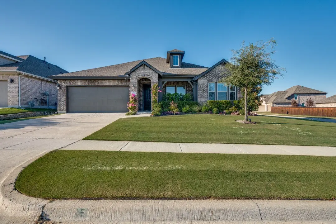 4747 Lake Front Drive, Haltom City, TX 76137 - Image #1