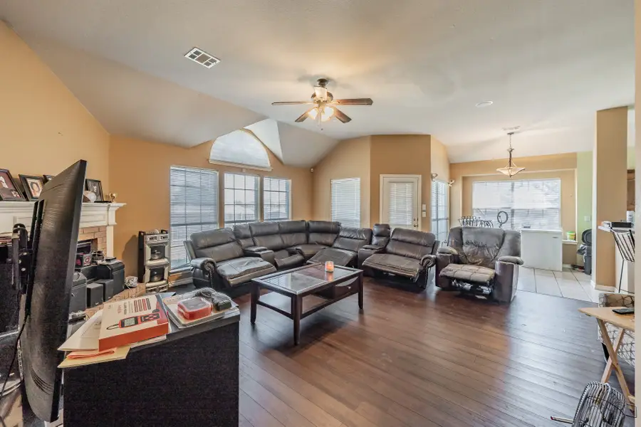 1709 Plum Creek Drive, Desoto, TX 75115 - Image #2