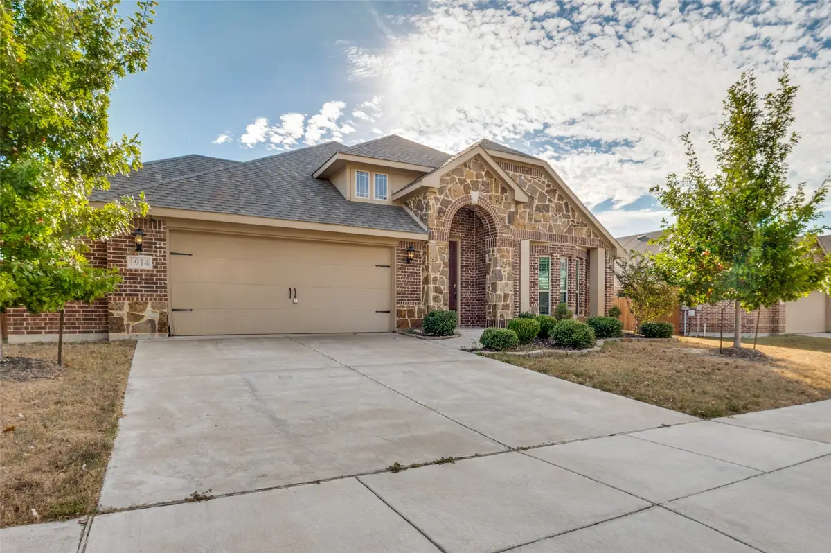 1914 Maplewood Drive, Glenn Heights, TX 75154 - Image #1