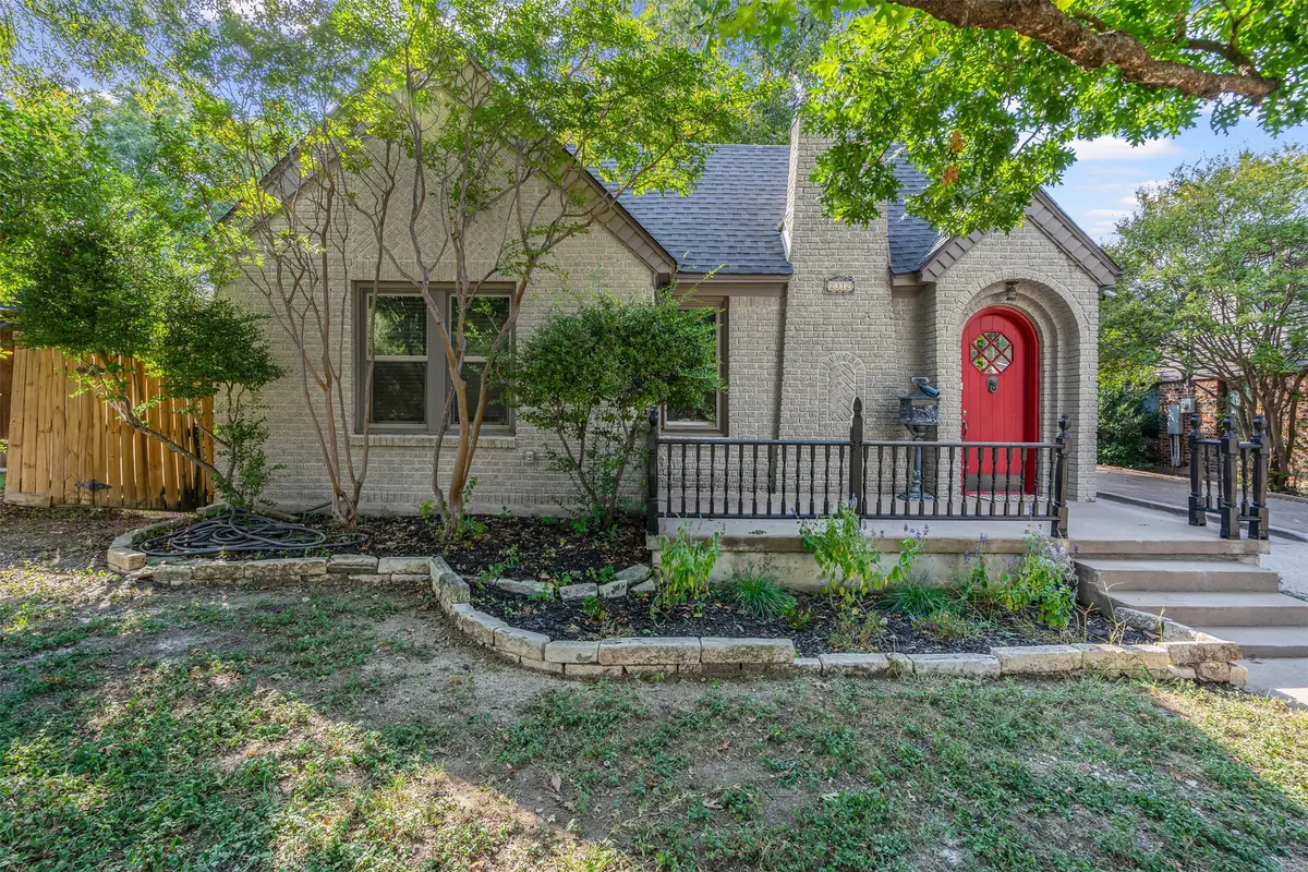 2312 Carleton Avenue, Fort Worth, TX 76107 - Image #1