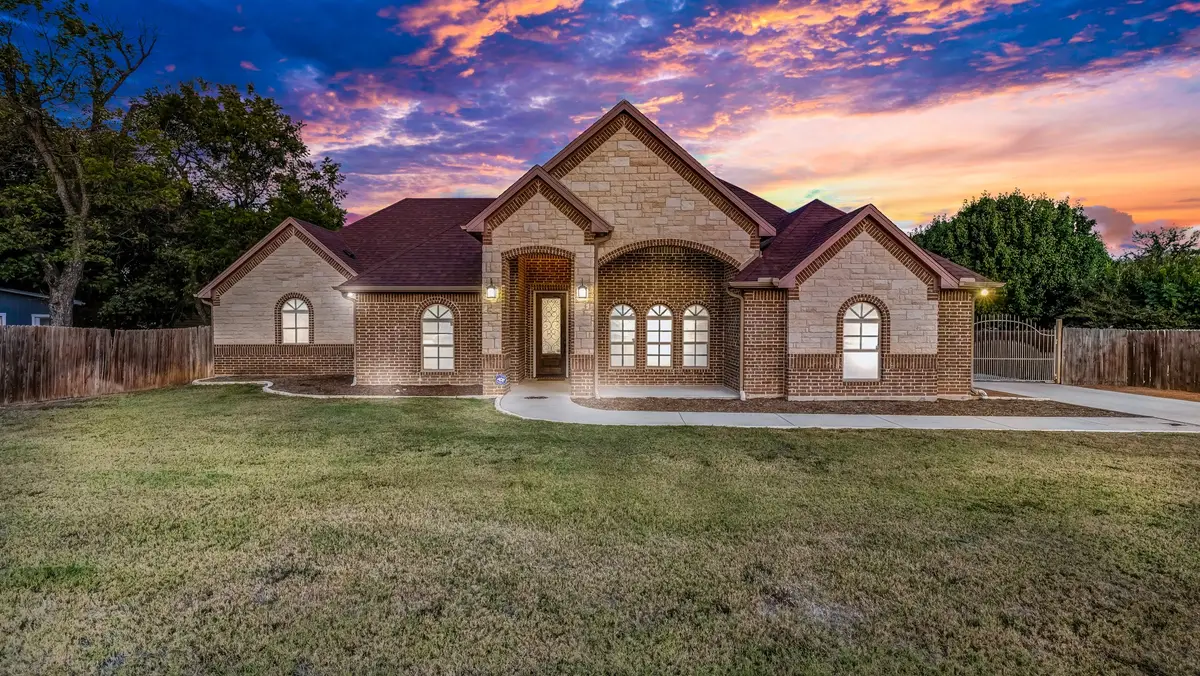 200 Waynell Street, White Settlement, TX 76108 - Image #1